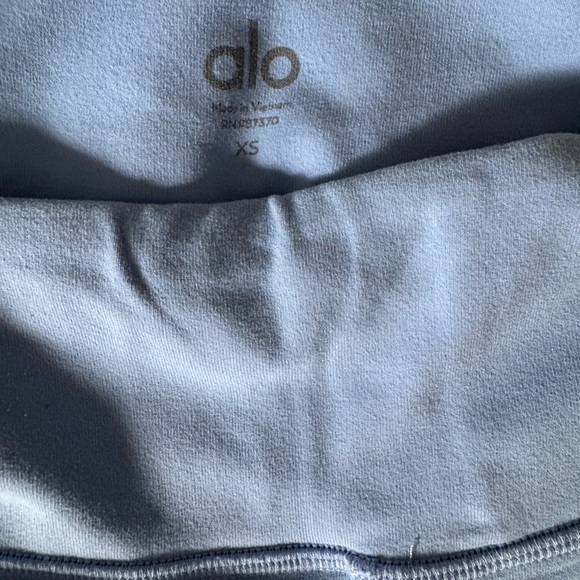 ALO Yoga Sky Blue Leggings - Picture 4 of 4